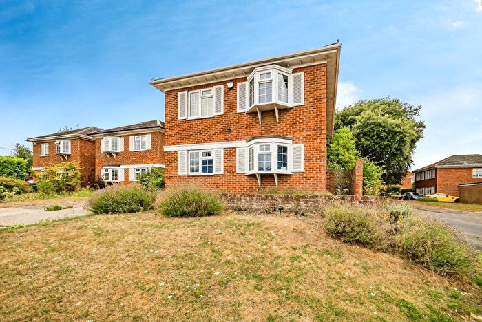 4 Bedroom Detached House For Sale In The Spiert, Aylesbury, HP17
