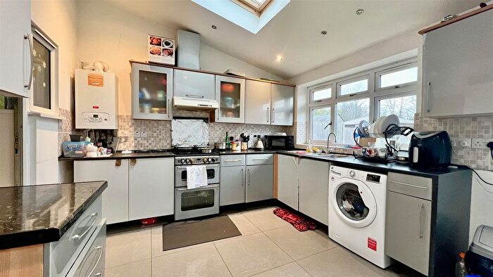 3 Bedroom Semi-Detached House To Rent In Station Road, Hounslow, TW3