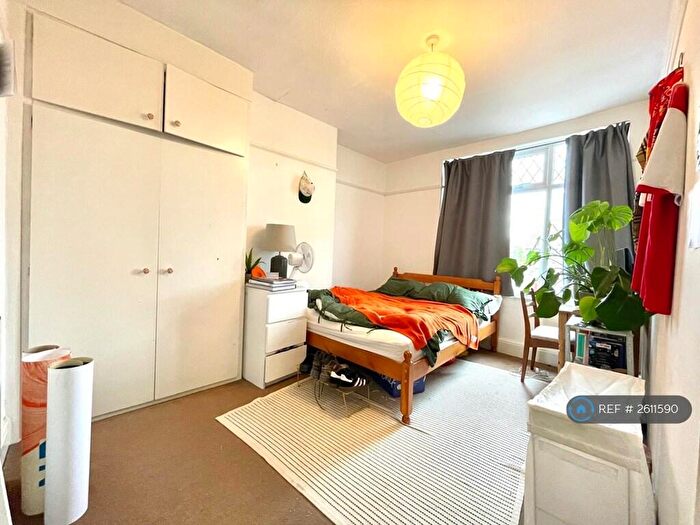 4 Bedroom Semi-Detached House To Rent In Muller Road, Horfield, Bristol, BS7