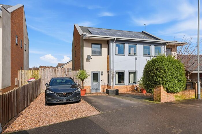 3 Bedroom Semi Detached House For Sale In Newland Avenue, Maltby, Rotherham, S66