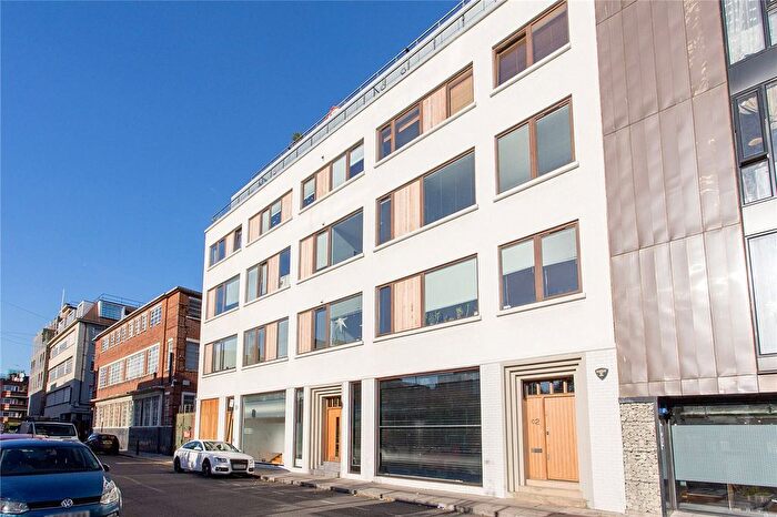2 Bedroom Flat For Sale In Orsman Road, London, N1