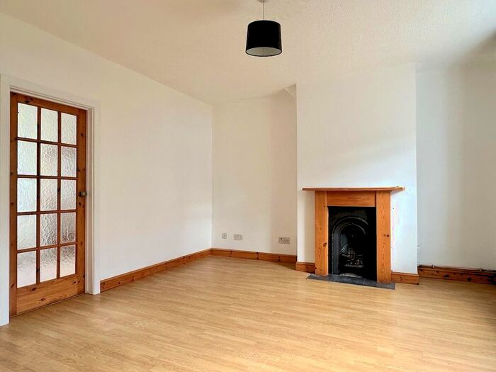 3 Bedroom Semi-Detached House To Rent In Mount Pleasant, Gowerton, Swansea, SA4