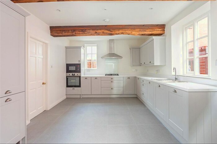 3 Bedroom Detached House To Rent In Dee Hills Park, Chester, CH3