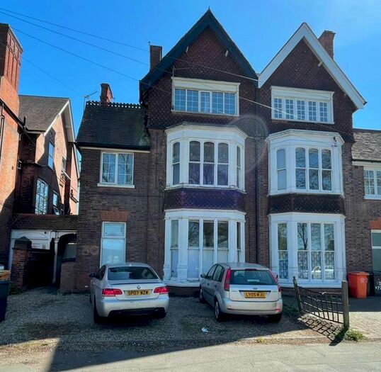 2 Bedroom Flat To Rent In Victoria Park Road, Clarendon Park, Leicester, LE2