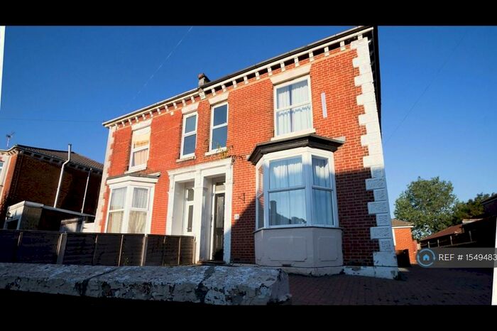 8 Bedroom Semi-Detached House To Rent In Westridge Road, Southampton, SO17