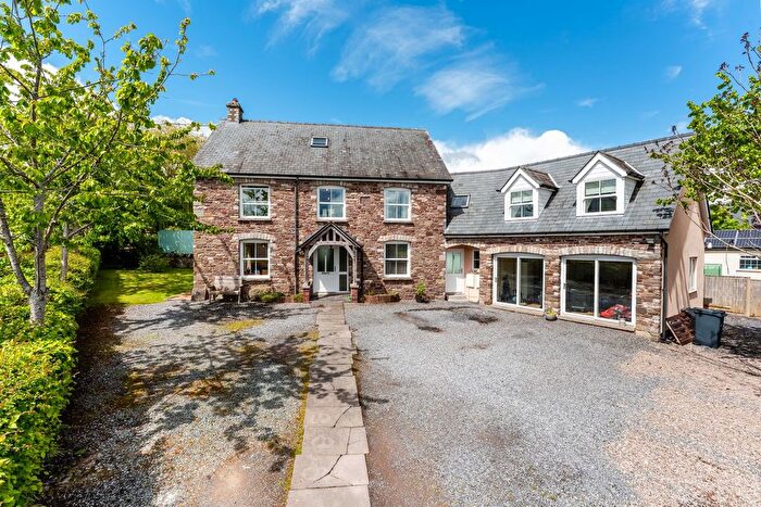 6 Bedroom Detached House For Sale In Dol Pistyll, Llanfihangel Talyllyn, Brecon, LD3