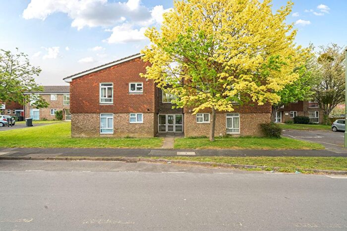 1 Bedroom Flat To Rent In Milland Road, Penton Place Milland Road, SO23