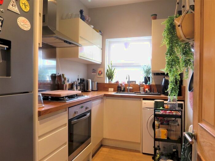 2 Bedroom Flat To Rent In Belvedere Road, Upper Norwood, London, SE19