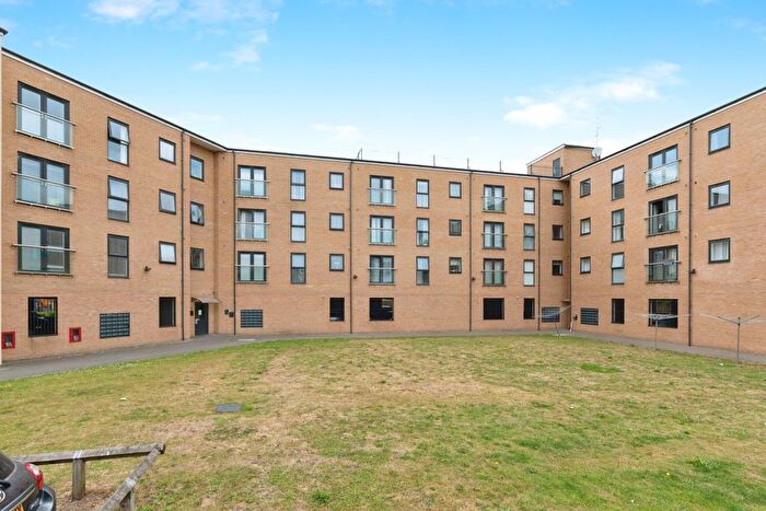 2 Bedroom Flat For Sale In Dock Road, Tilbury, RM18