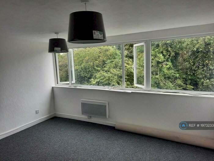 2 Bedroom Flat To Rent In Wyken, Coventry, CV2