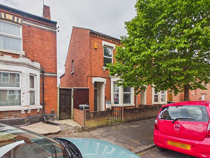 3 Bedroom Semi Detached House For Sale In Clegram Road, Gloucester, GL1