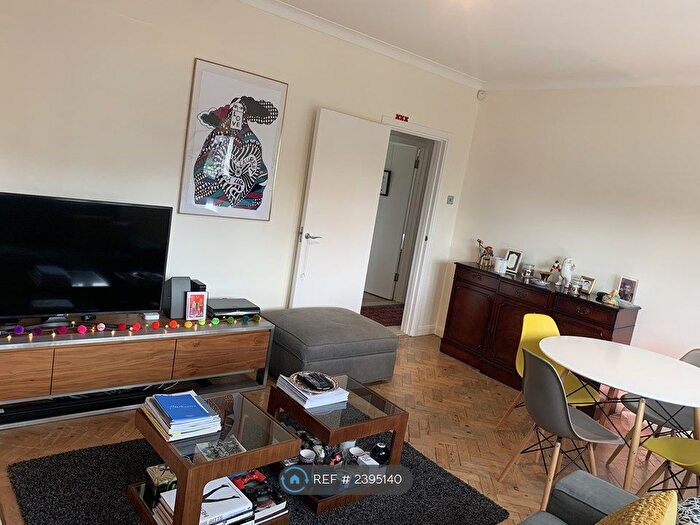 2 Bedroom Flat To Rent In St. Pauls Avenue, London, NW2