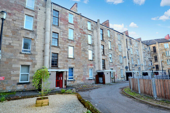 1 Bedroom Flat To Rent In / Mannering Court, Shawlands, Glasgow, G41