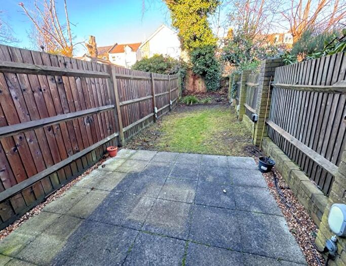1 Bedroom Flat To Rent In Fortis Green, East Finchley, N2