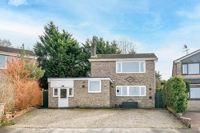 5 Bedroom Detached House For Sale In Abbey Close, Newbury, Berkshire, RG14