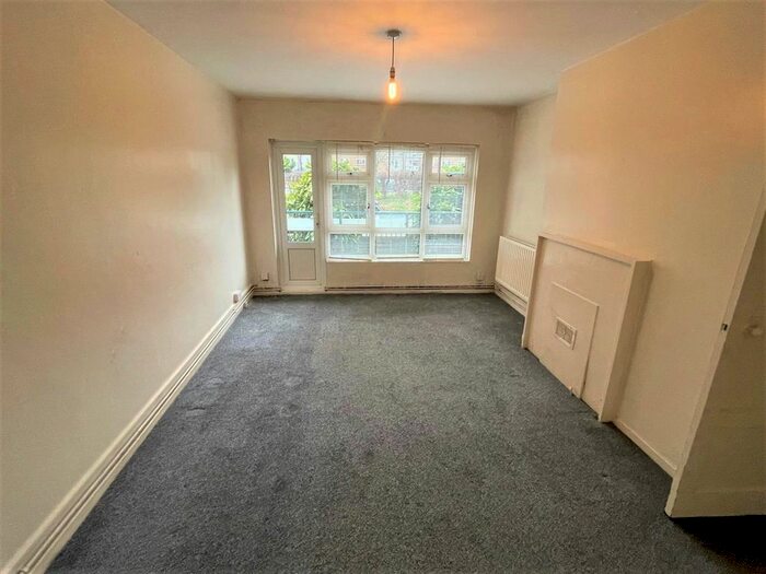 1 Bedroom Flat To Rent In Alexandra Avenue, Harrow, HA2
