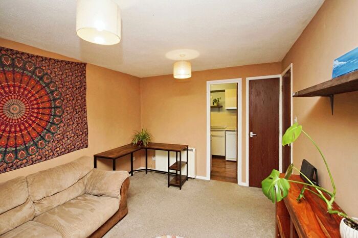 1 Bedroom Flat For Sale In Haythorne Court, Marina Gardens, Fishponds, Bristol, BS16