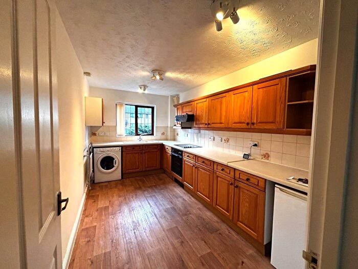 2 Bedroom Flat To Rent In Wharf Road, Wendover, Aylesbury, HP22