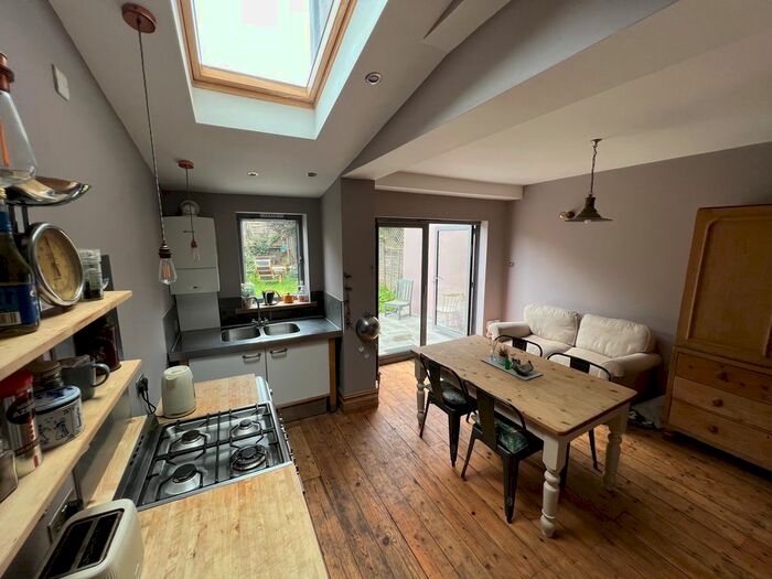 4 Bedroom Terraced House To Rent In Kennington Avenue, Bristol, BS7