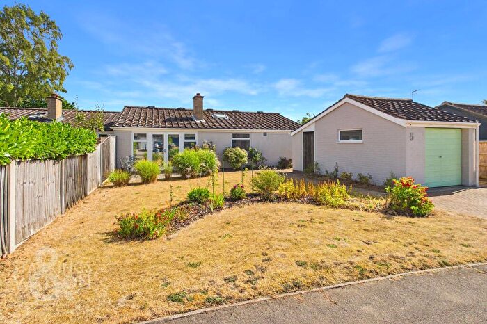 3 Bedroom Detached Bungalow For Sale In St. Michaels Way, Brundall, Norwich, NR13