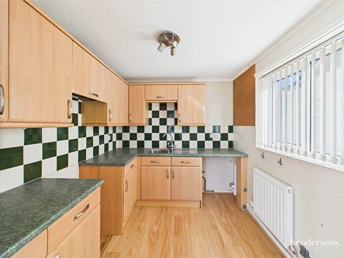 2 Bedroom Semi-Detached Bungalow For Sale In Heather Drive, Whitby, YO22