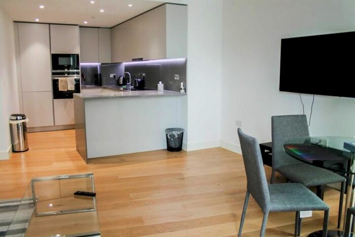 1 Bedroom Flat To Rent In Admiralty House, Vaughan Way, London Docks, Wapping, London, E1W