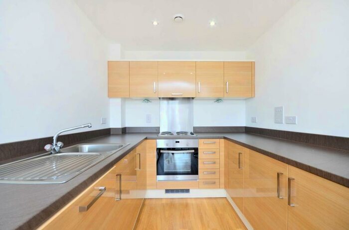 Studio To Rent In Guildford Road, , Woking, GU22