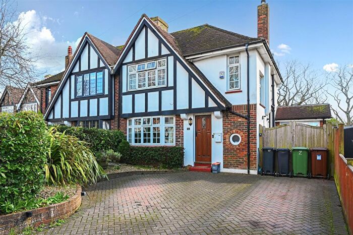 4 Bedroom Property For Sale In Glenleigh Park Road, Bexhill-On-Sea, TN39