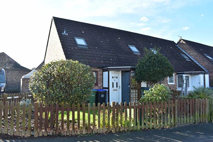 1 Bedroom End Of Terrace House To Rent In Denmark Court, Grotto Road, Weybridge, KT13