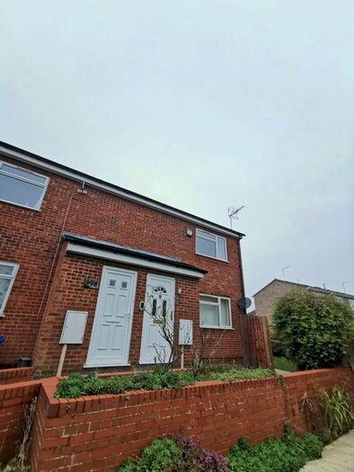 1 Bedroom Flat To Rent In Caernarvon Close, Towcester, NN12