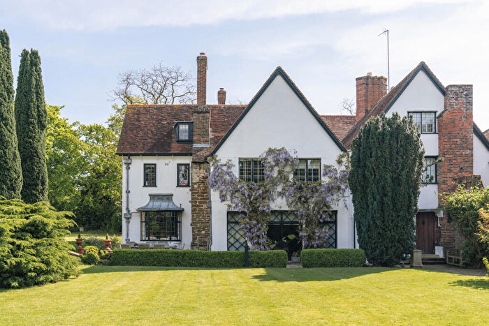 10 Bedroom Detached House For Sale In Harlington, Bedfordshire, LU5