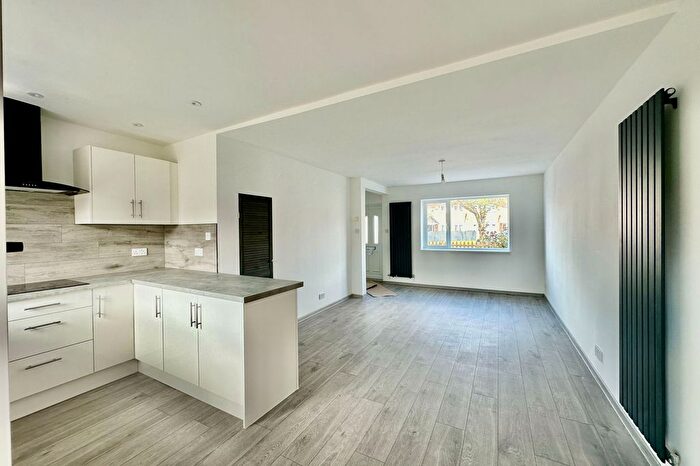 3 Bedroom Terraced House For Sale In Falkland Road, Hull, HU9