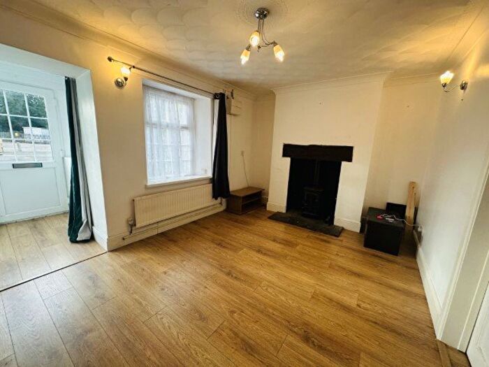2 Bedroom Cottage To Rent In Post Office Terrace, Ponthir, NP18