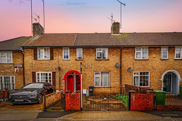 3 Bedroom Terraced House For Sale In Maurice Street, London, W12