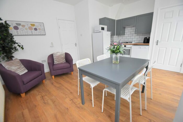 2 Bedroom Flat To Rent In Claude Road, Roath, Cardiff, CF24