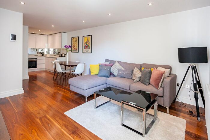 1 Bedroom Flat To Rent In Bridge Place, Victoria, SW1V