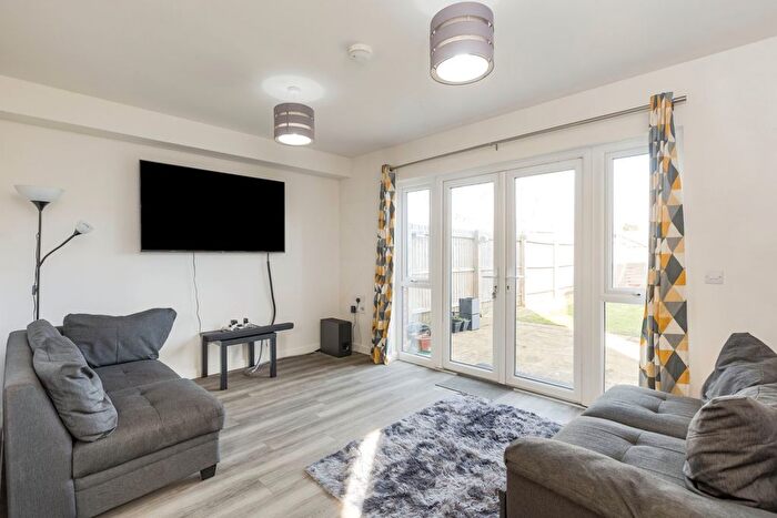 3 Bedroom Semi-Detached House To Rent In St. Marys Road, Swanley, BR8