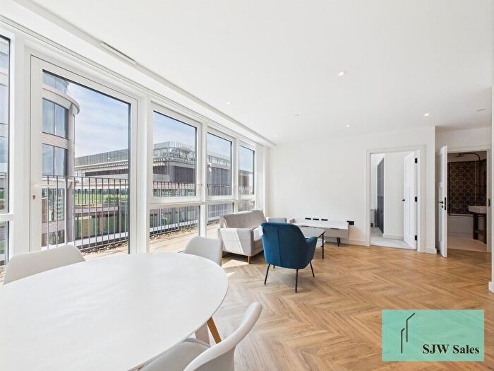 1 Bedroom Penthouse For Sale In Royal Exchange Kingston, Brook Street, KT1