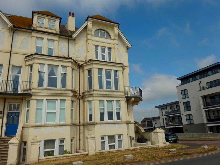 2 Bedroom Flat To Rent In Grand Parade, Littlestone, New Romney, TN28