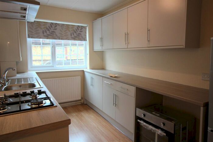 1 Bedroom Flat To Rent In St Johns Hill, Sevenoaks, Kent TN13