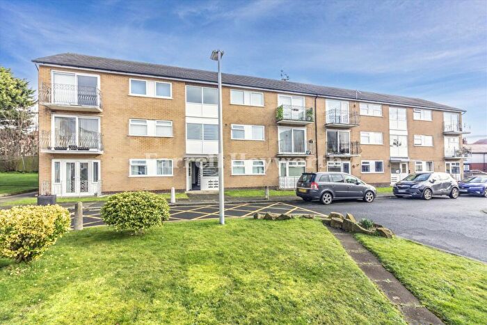 2 Bedroom Flat For Sale In South Lawn, Blackpool, FY4