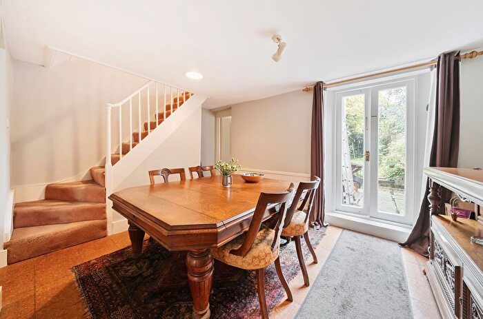 3 Bedroom Terraced House For Sale In Trigon Road, London, SW8