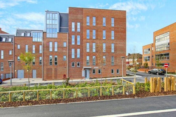 2 Bedroom Flat To Rent In Cezanne Road, London, W3