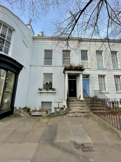 1 Bedroom Flat To Rent In Garden Apartment, Prestbury Road, GL52