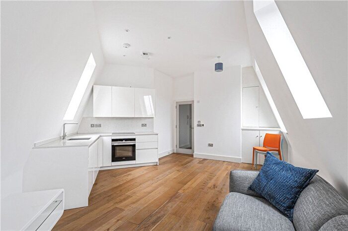 1 Bedroom Flat To Rent In Wadding Street, London, SE17