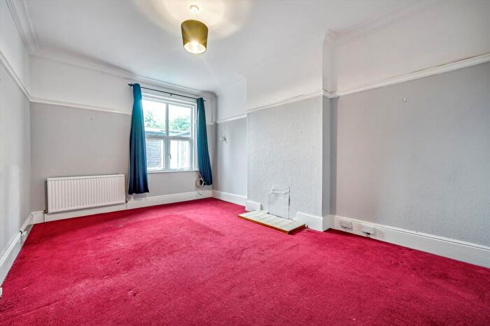 2 Bedroom Flat To Rent In Green Lane, Northwood, HA6