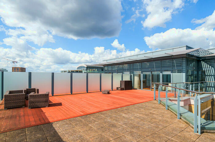 3 Bedroom Apartment For Sale In Boulevard Drive, Beaufort Park, Colindale, NW9