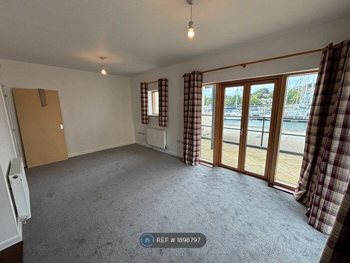 2 Bedroom Flat To Rent In The Anchorage, Portishead, Bristol, BS20