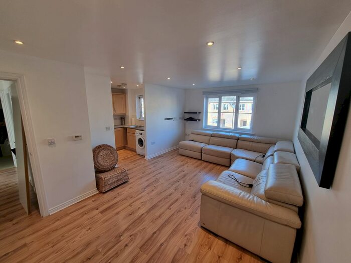 2 Bedroom Flat To Rent In Sommerville Court, Alconbury Close, Borehamwood WD6