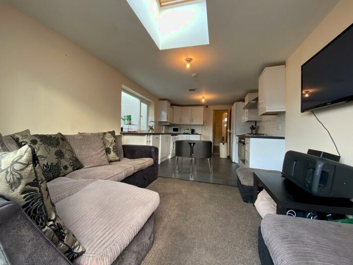 7 Bedroom Terraced House To Rent In Coburn Street, Cathays, CF24